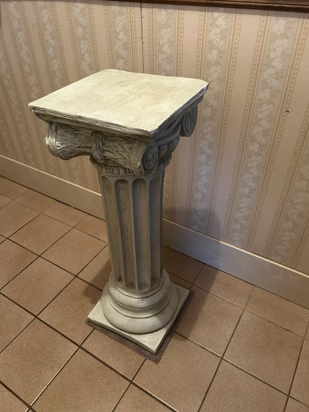 Decorative Pedestal Column thumbnail
