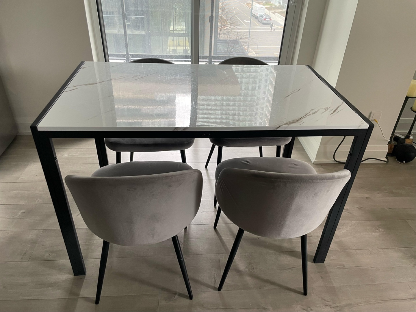 7-Piece Dining Set: Marble Table, 2 benches & Velvet Chairs - photo 4