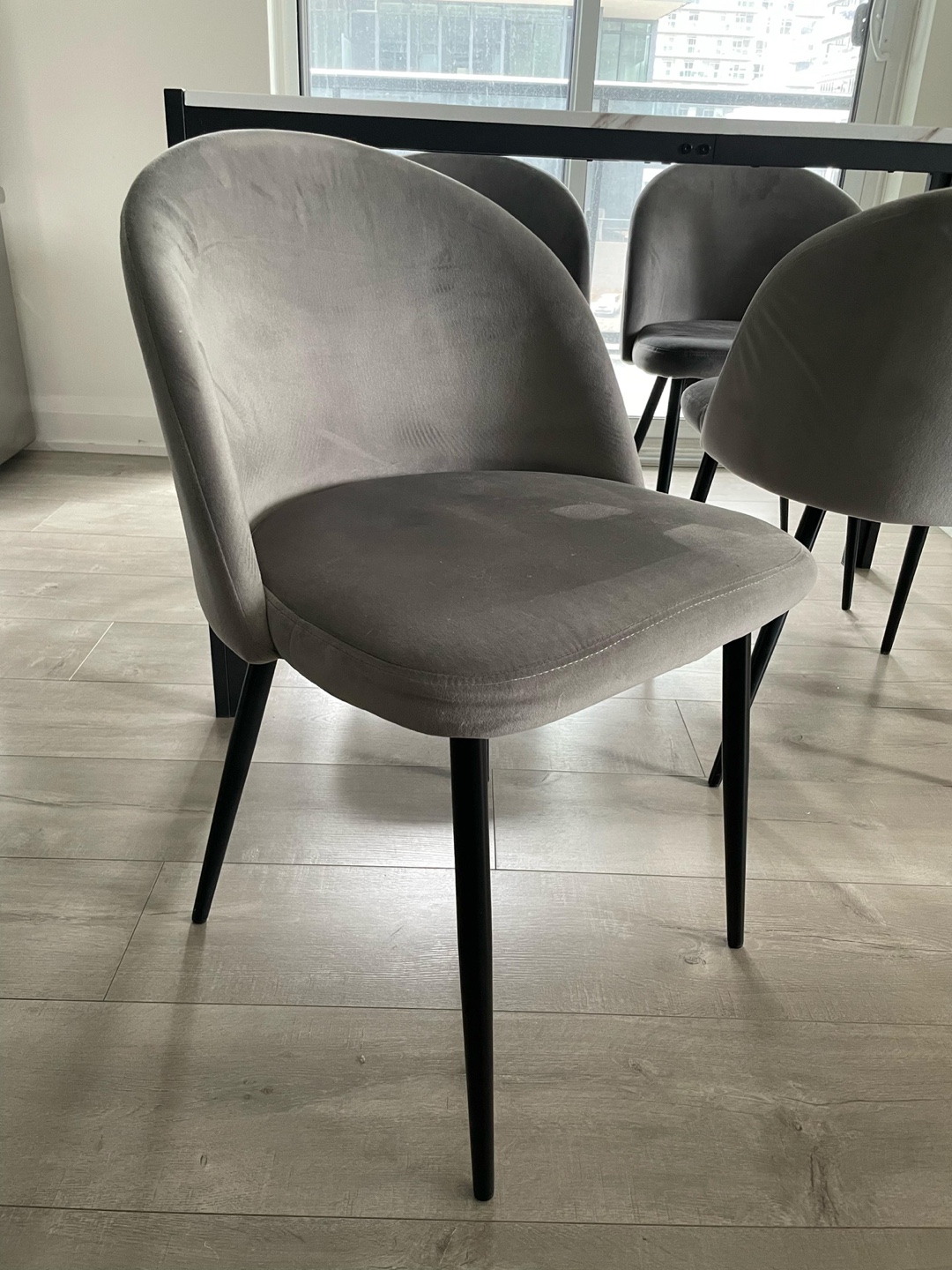 7-Piece Dining Set: Marble Table, 2 benches & Velvet Chairs - photo 3