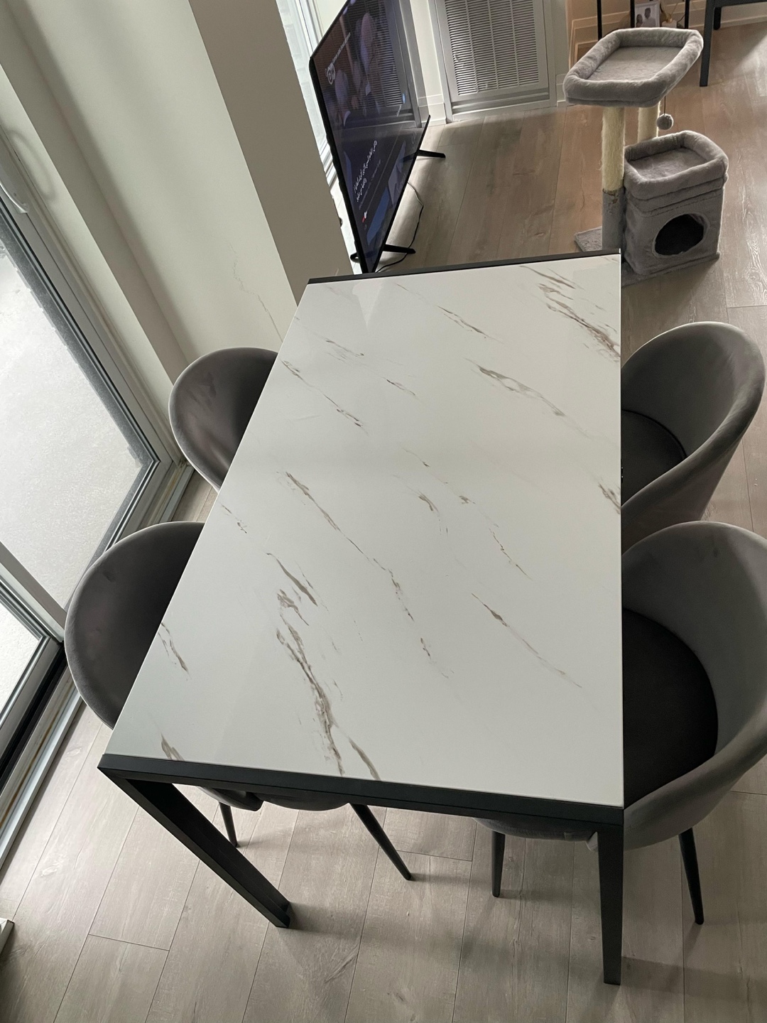 7-Piece Dining Set: Marble Table, 2 benches & Velvet Chairs - photo 2