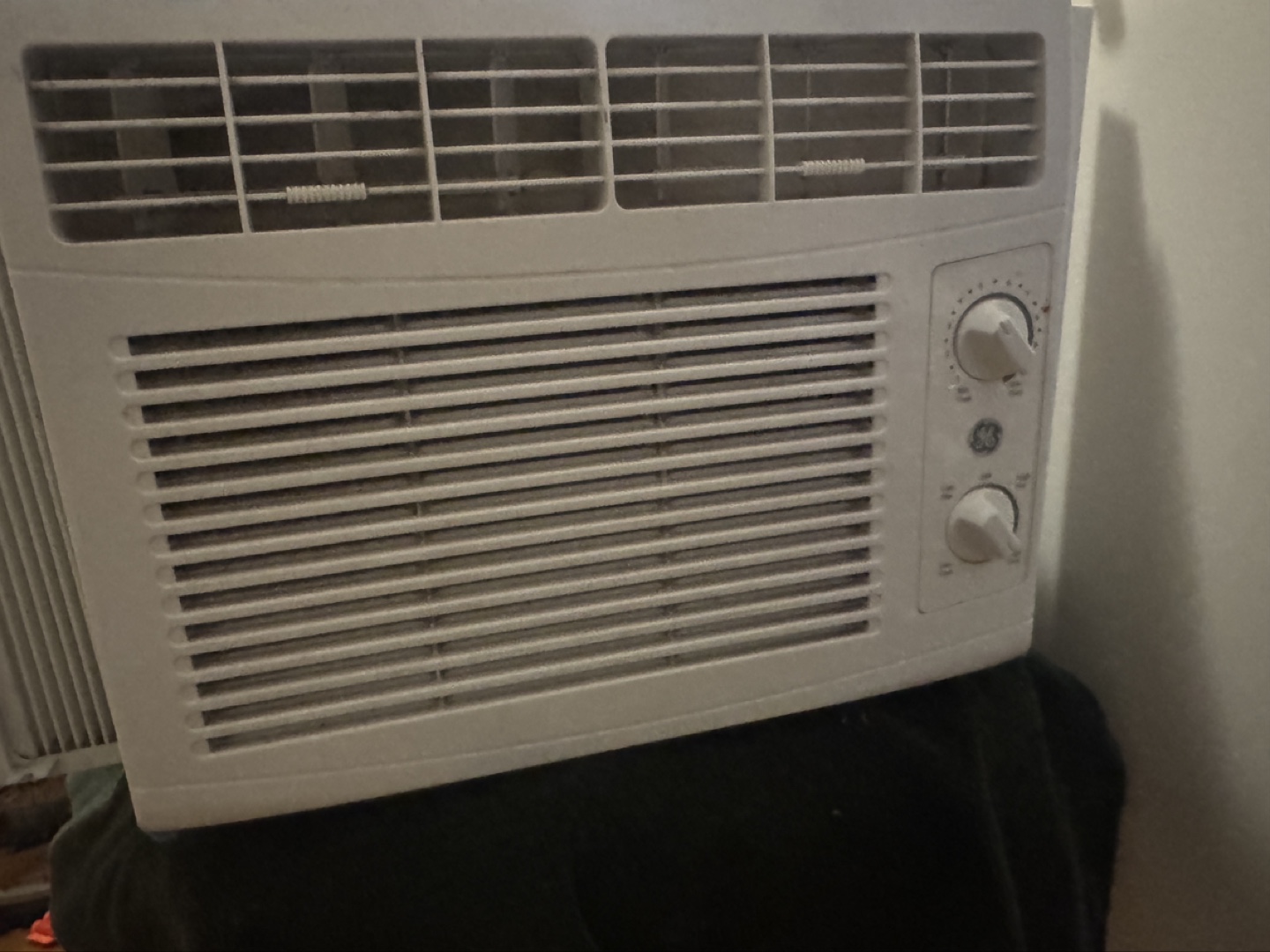 GE Window Air Conditioner 5,050 BTU - photo 2