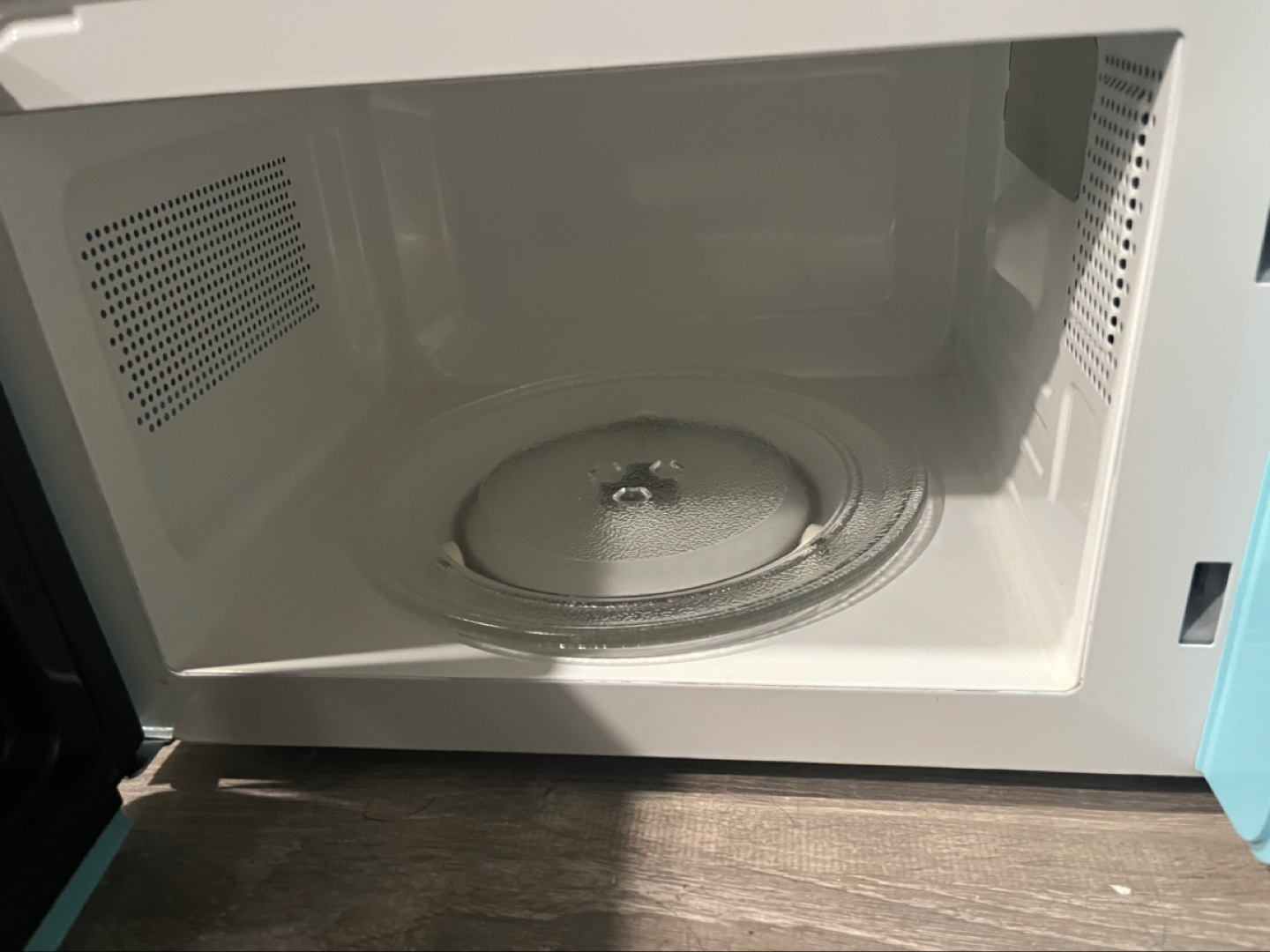 Galanz Retro Microwave - Light Blue - photo 2