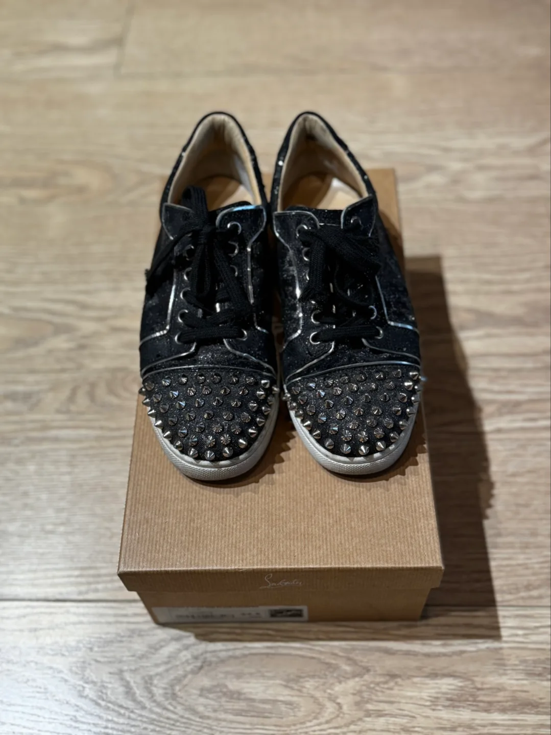 Christian Louboutin Trainer image indicator(2)