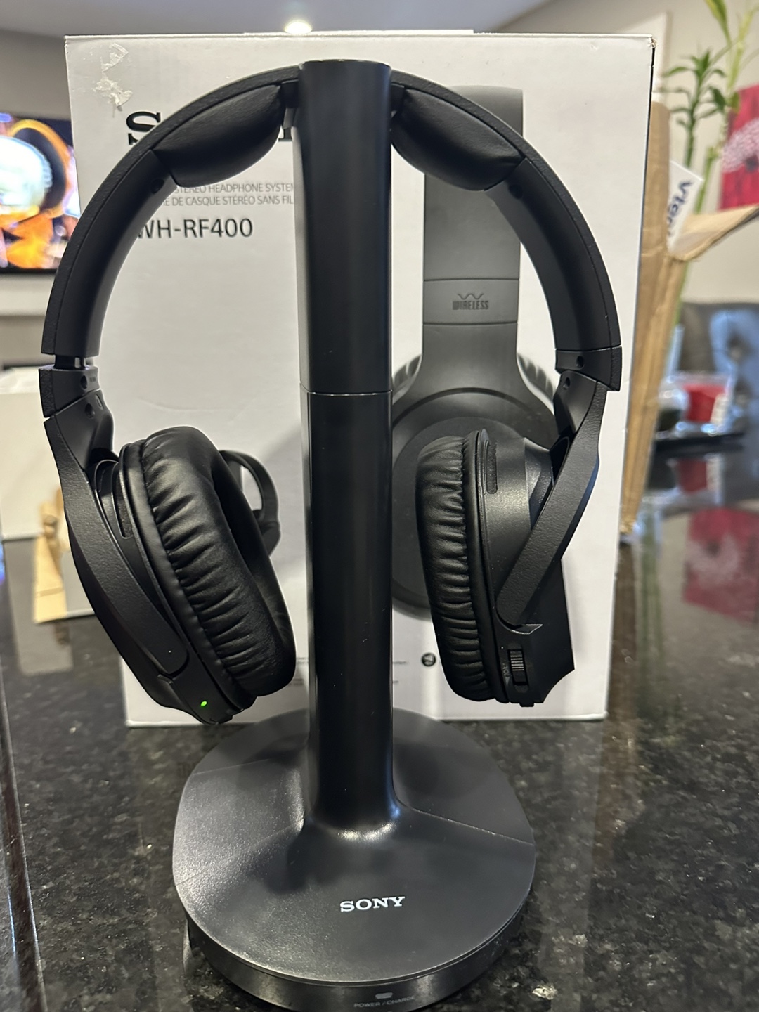 Sony WH-RF400 Wireless Stereo Headphones with Charging Stand - photo 3