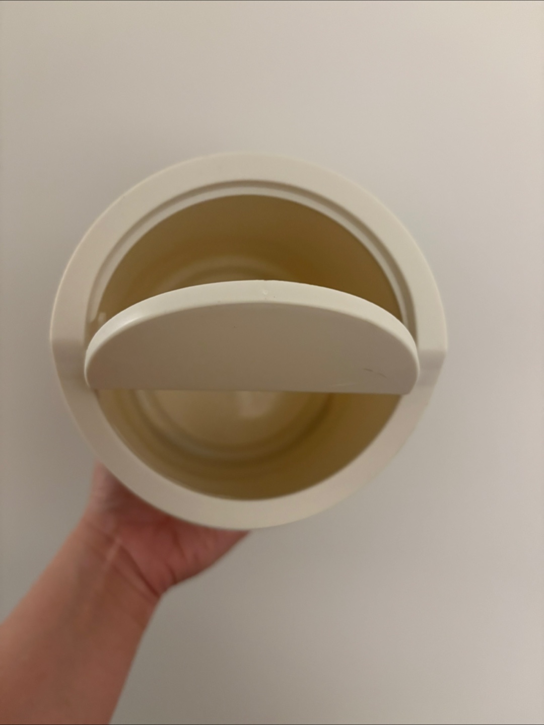Mini Desktop Trash Can - Flip Top Lid - photo 2