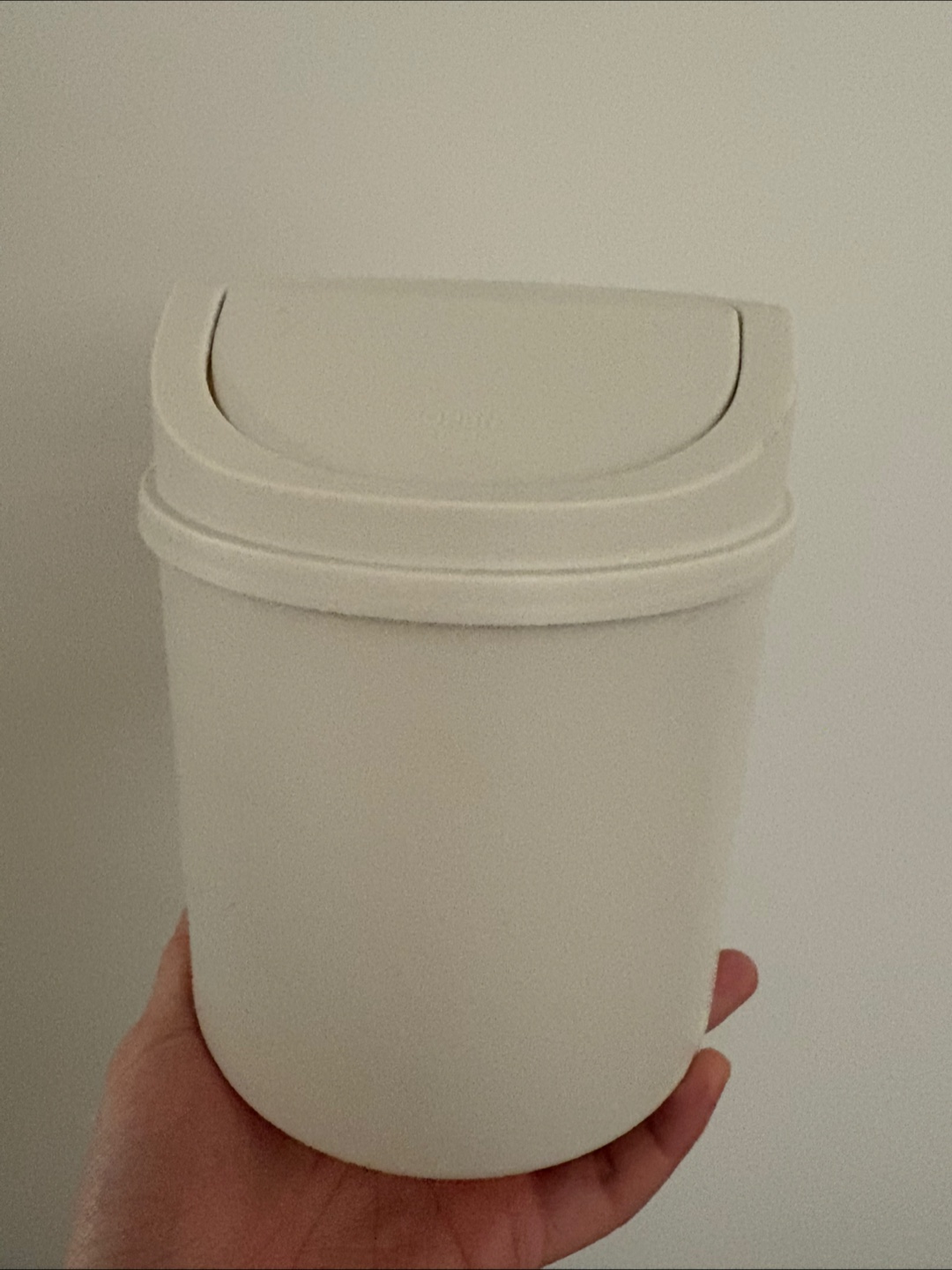 Mini Desktop Trash Can - Flip Top Lid