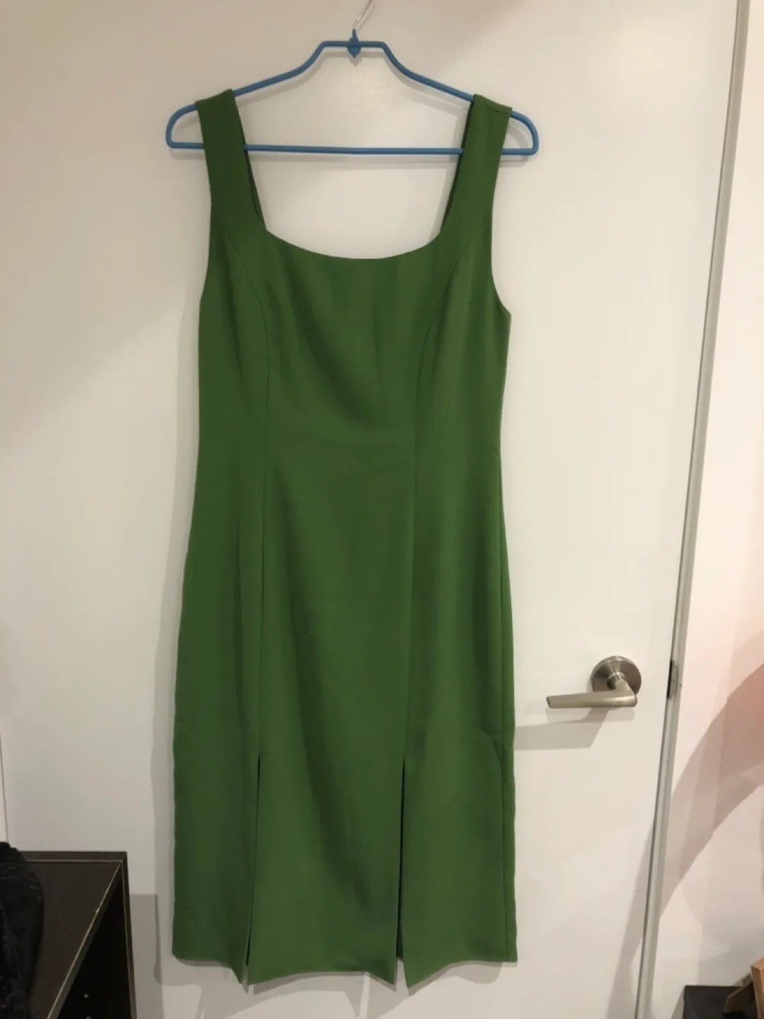 Green dress thumbnail