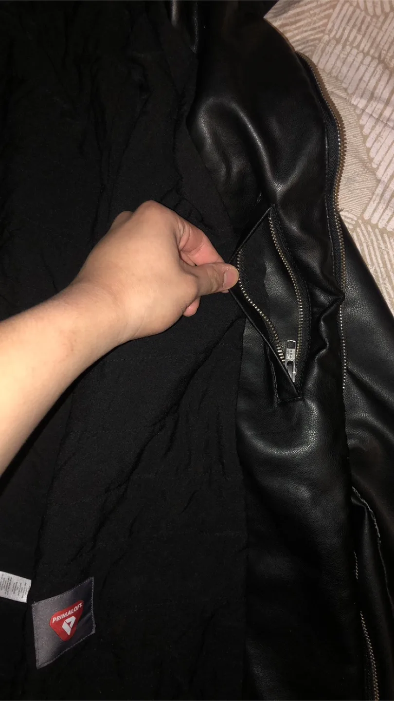 🍷MOVING OUT SALE!💕Joe Fresh Black Leather Jacket image indicator(3)