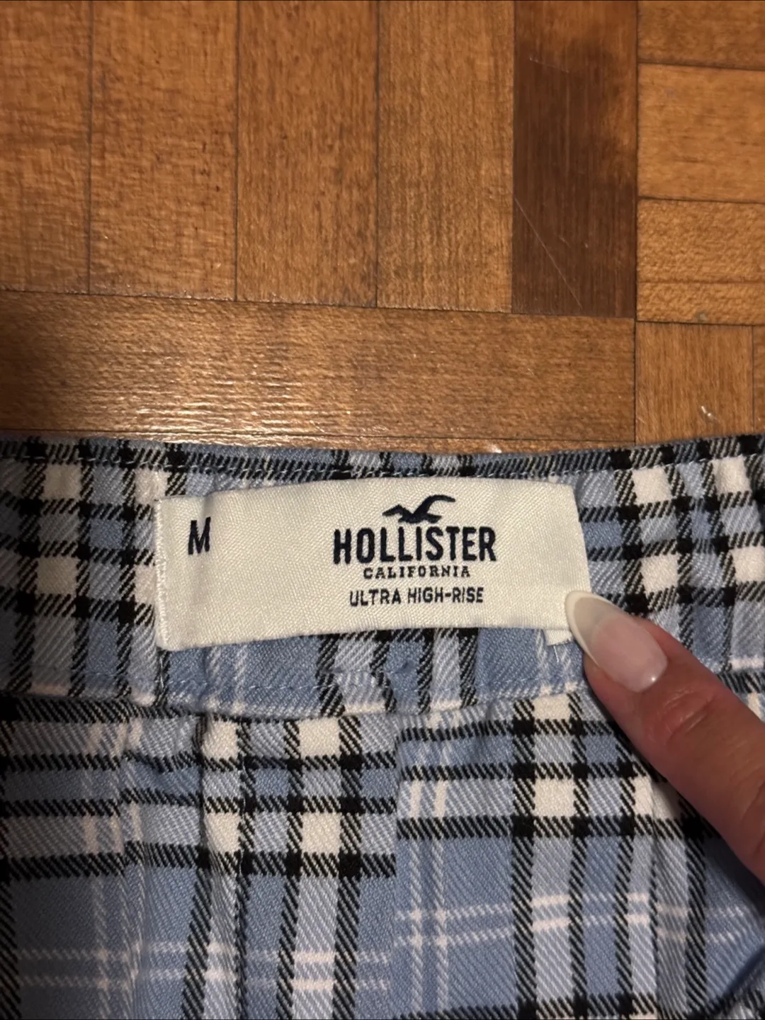 Hollister Ultra High-Rise Pleated Skirt/Medium image indicator(3)