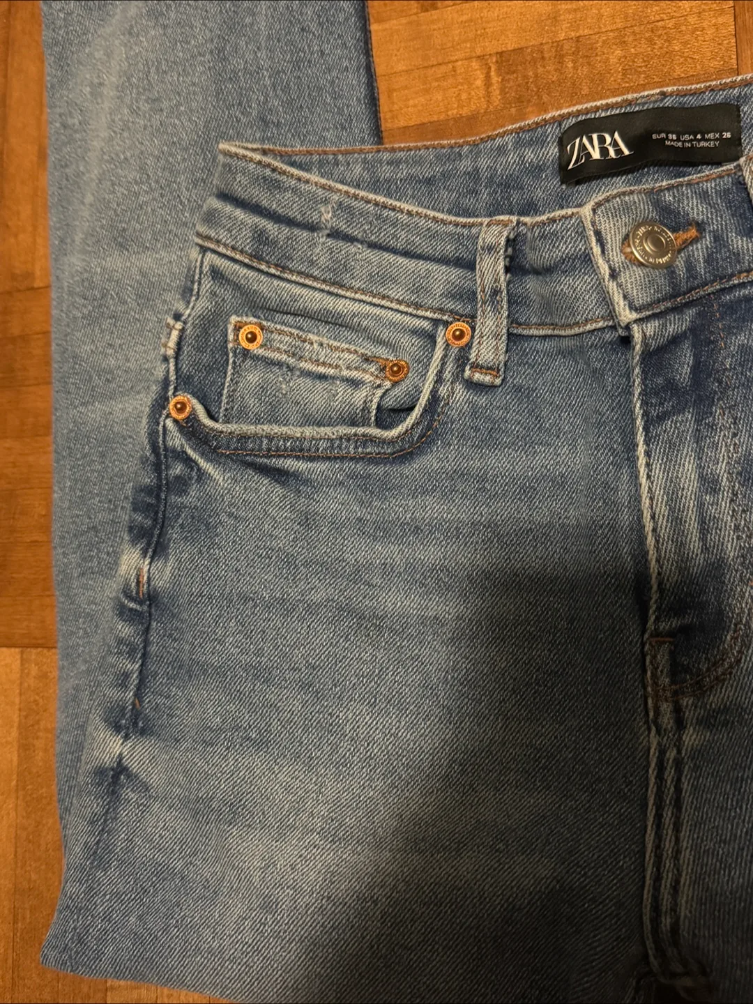 Zara Distressed skinny Jeans - Size 4 image indicator(2)
