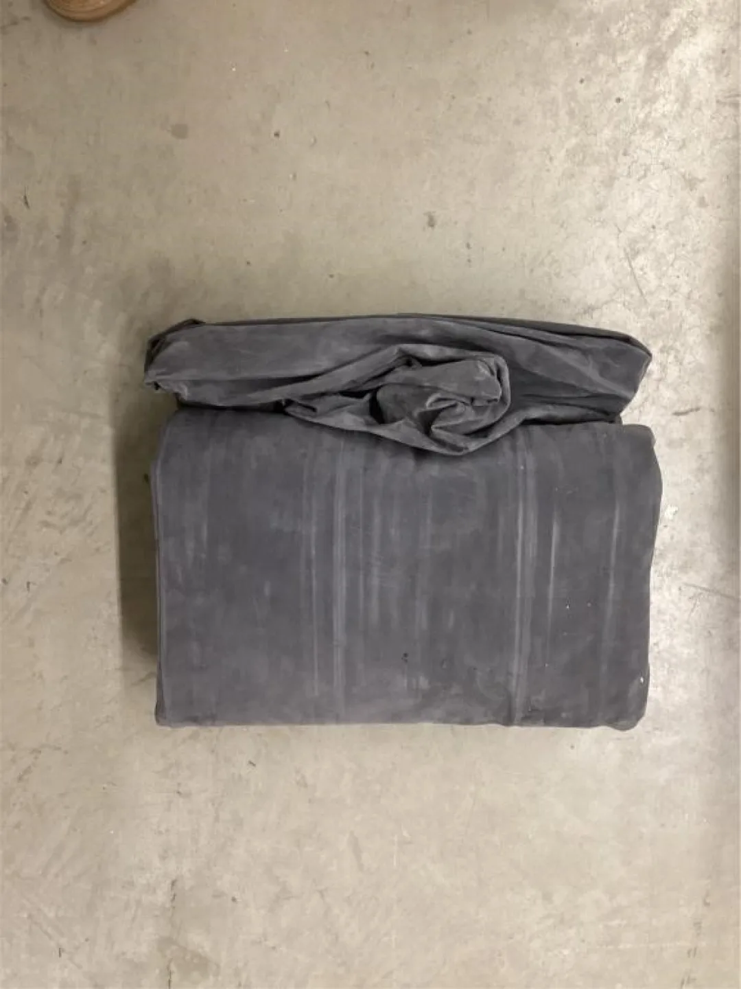 Inflatable Sofa Bed with Pull-Out Mattress - Queen Size image indicator(4)