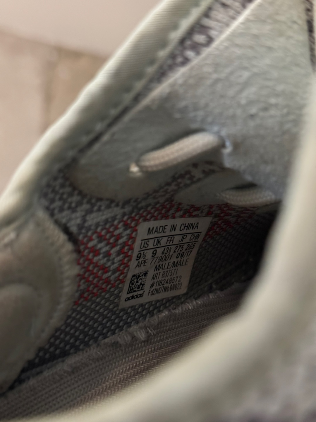 Adidas Yeezy Boost 350 V2 Beluga (US 9.5M) - photo 3