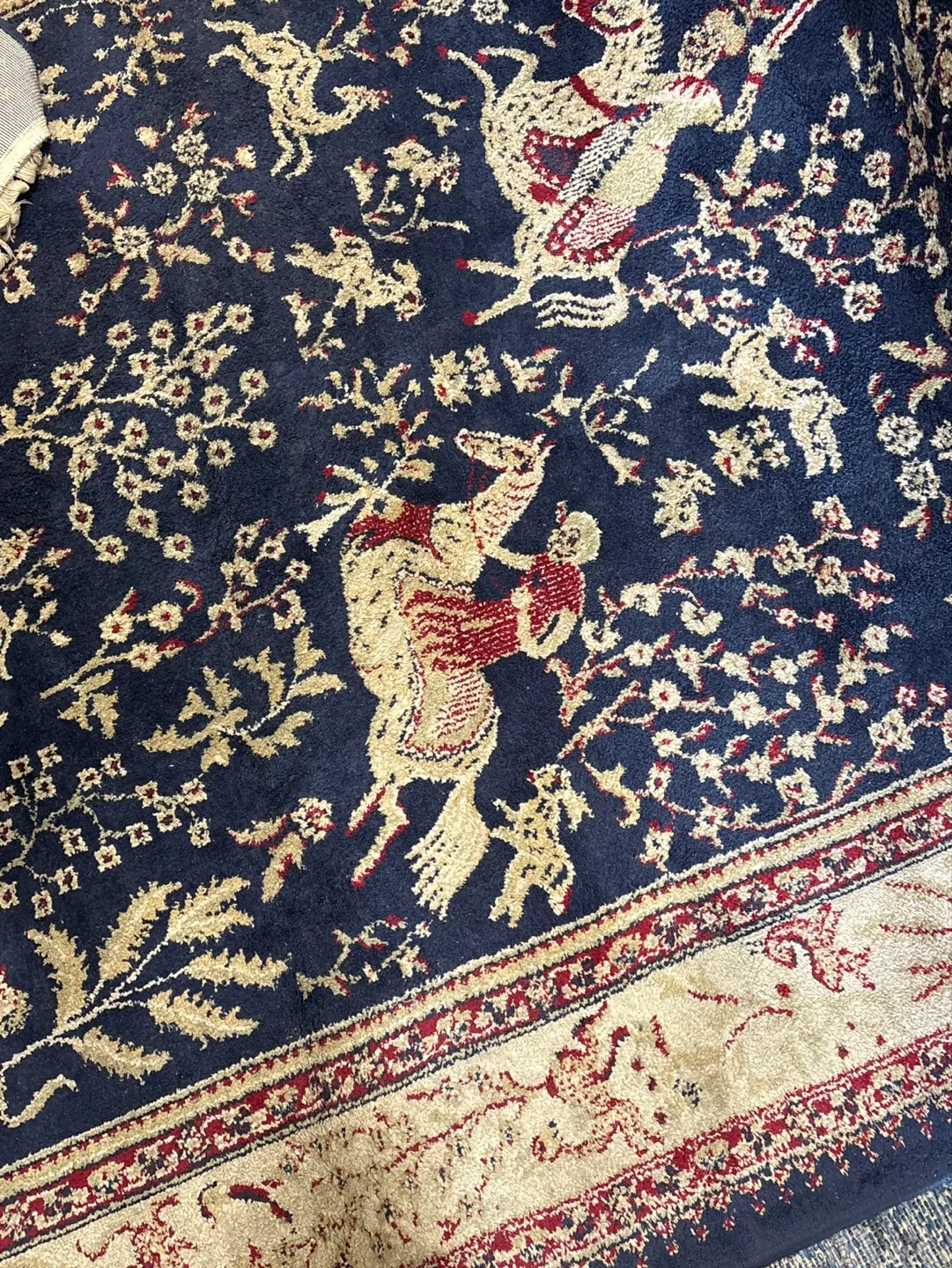 Vintage Oriental Rug with Fringed Edges image indicator(4)