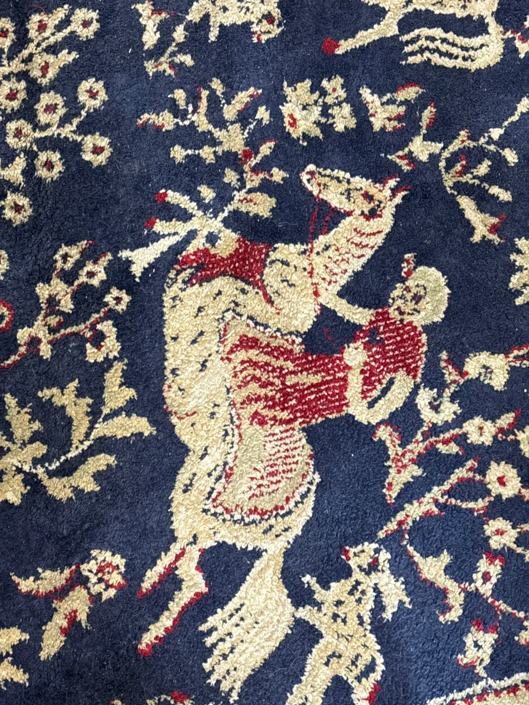 Vintage Oriental Rug with Fringed Edges image indicator(3)