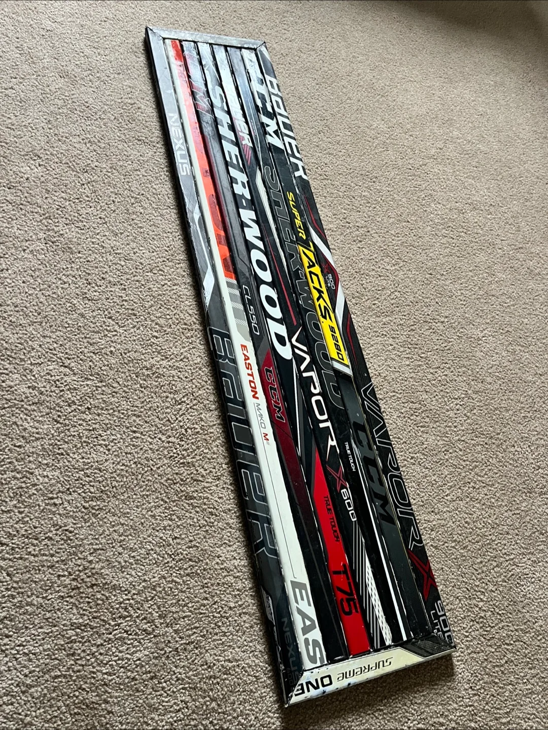 Hockey Stick Shelf image indicator(2)