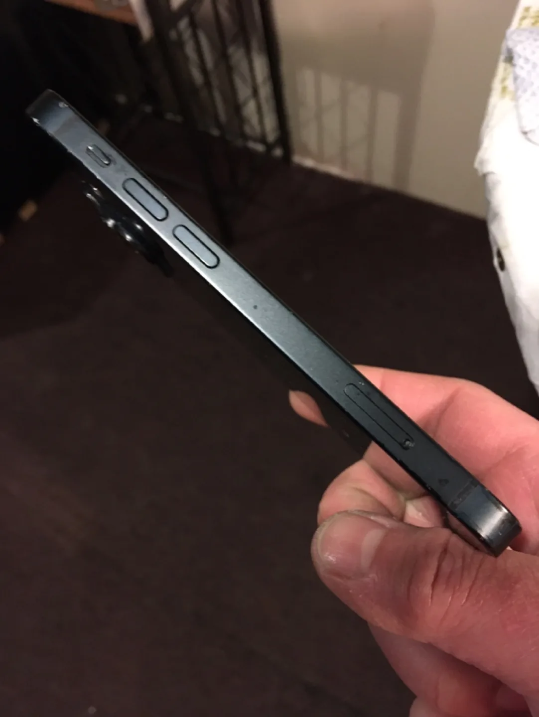 Used iPhone 13 Mini / 128 GB in Black image indicator(6)