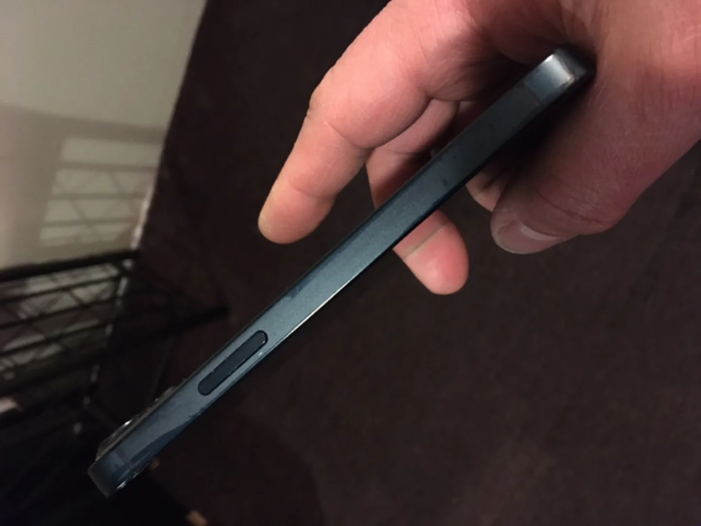 Used iPhone 13 Mini / 128 GB in Black image indicator(7)