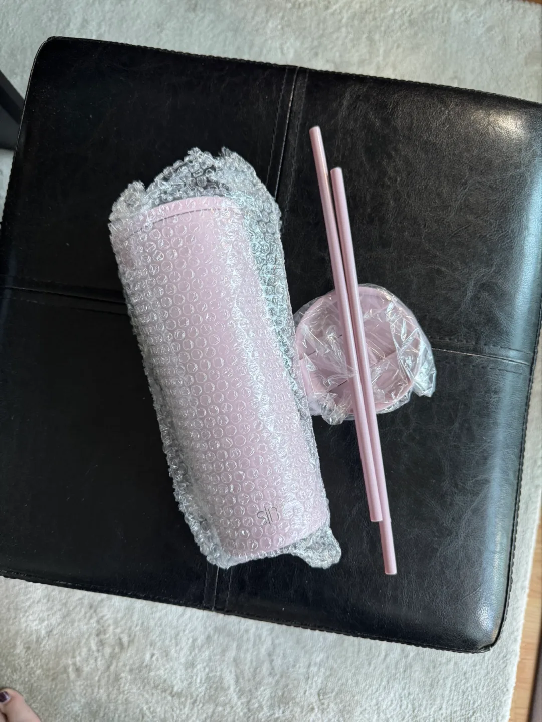 Simple Modern 24oz Classic Tumbler with Straw & Flip Lid - Lilac image indicator(2)