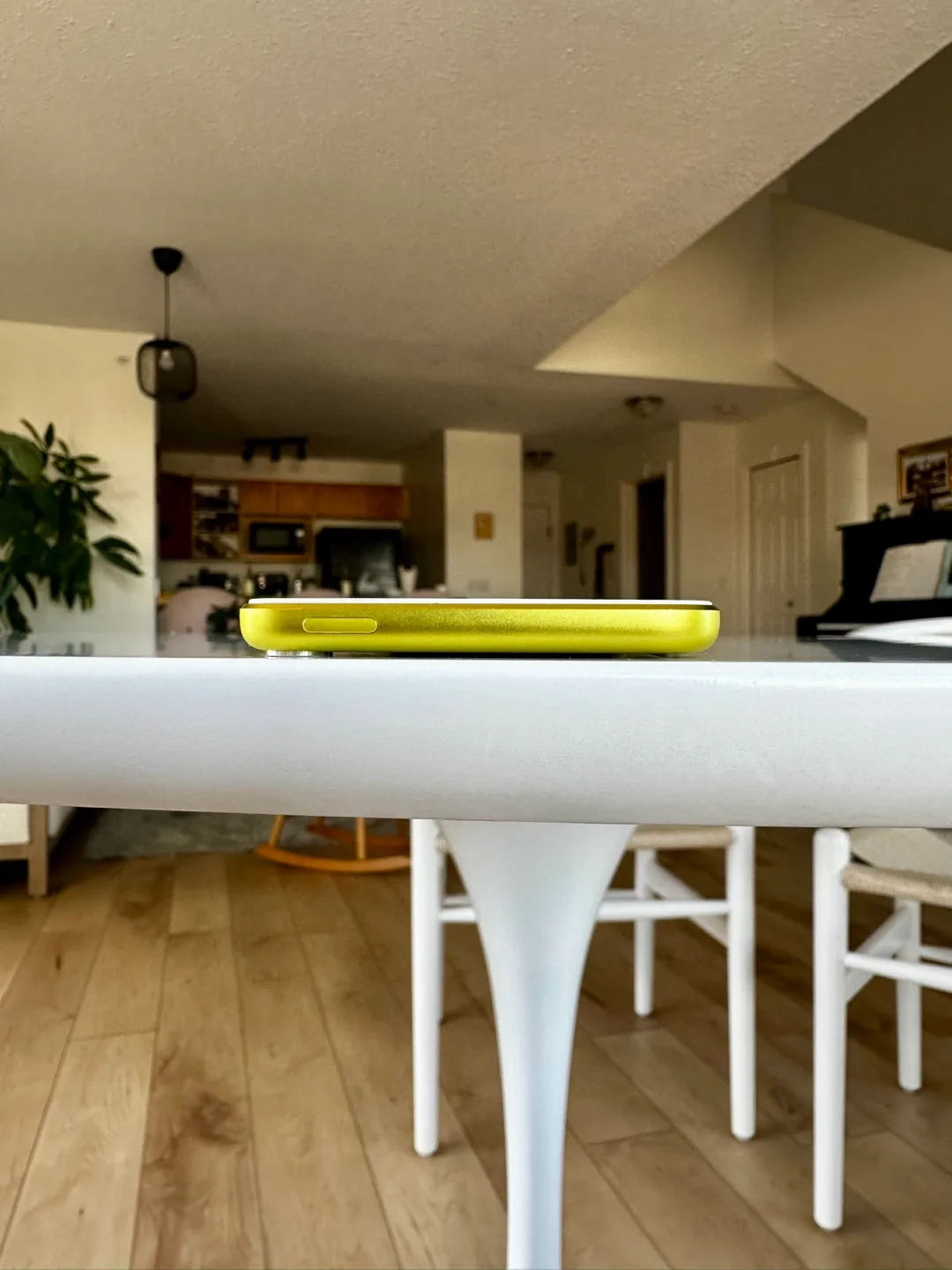 Apple IPod Touch 5th Generation 32GB image indicator(4)