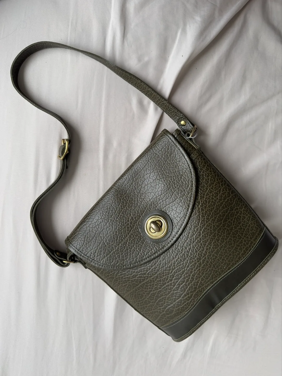 Vintage Buffalo Grain Leather crossbody Bag thumbnail