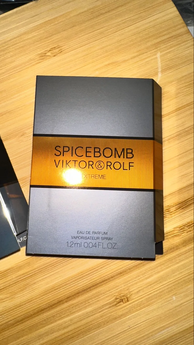Viktor & Rolf Spicebomb Fragrance Sample Set (4x 1.2ml) image indicator(3)