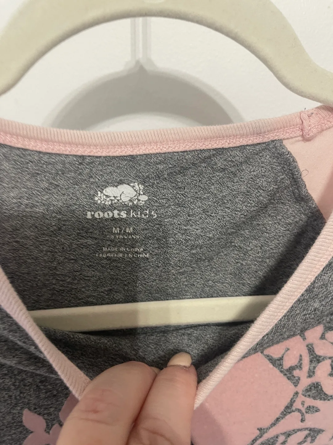 Roots Girls' Size M/M (7/8) Long Sleeve image indicator(3)