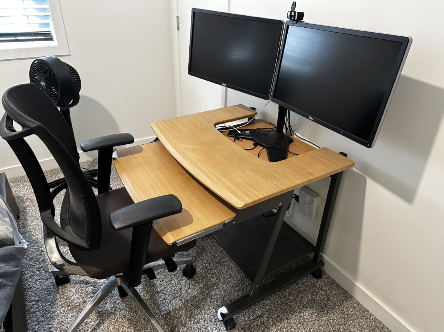 Computer Desk with Keyboard Tray and Wheels - photo 2