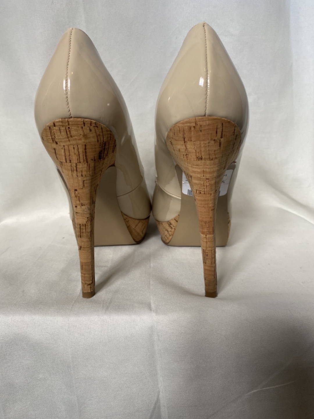 GUESS Beige Patent Leather  Heels - photo 3
