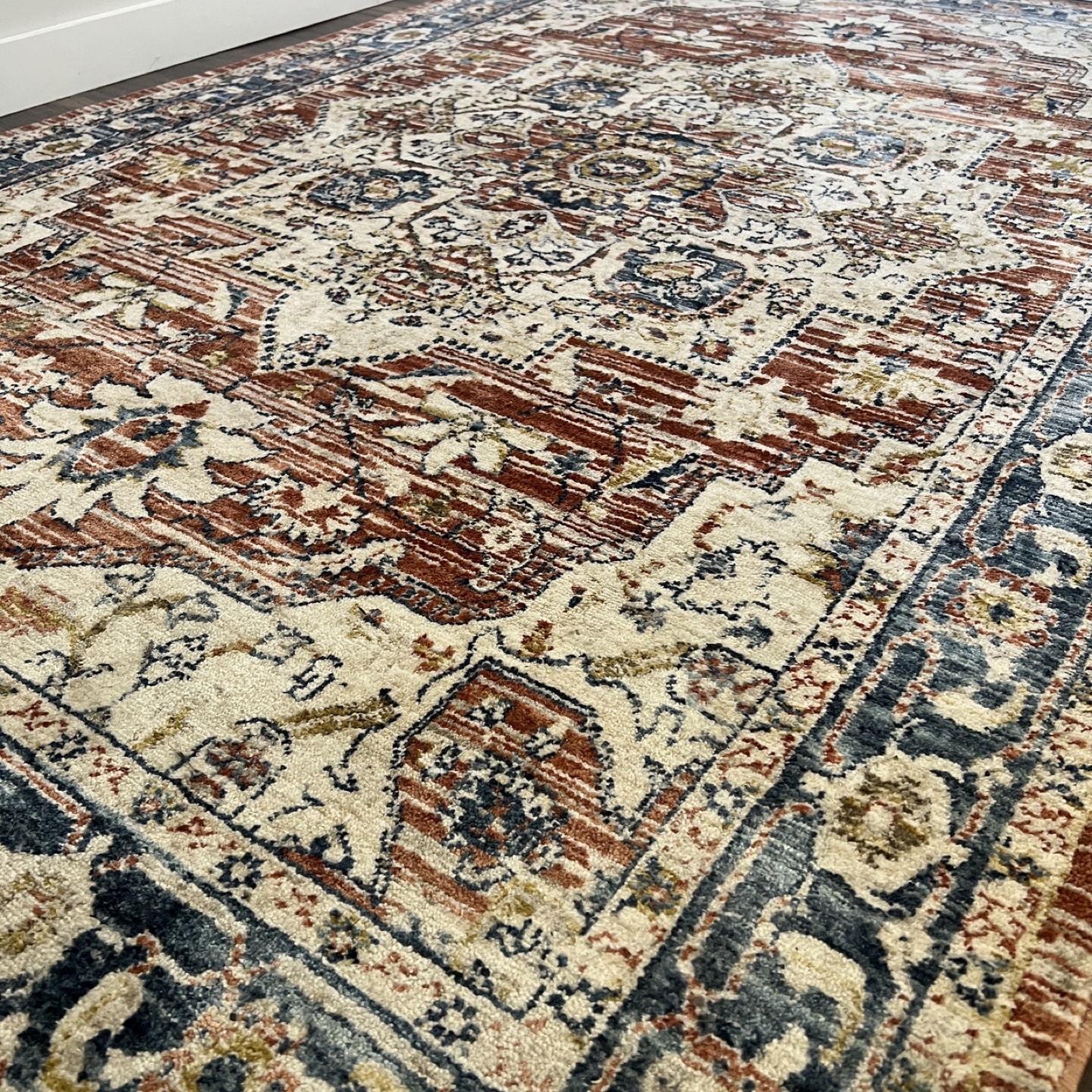 Beautiful Area Rug - photo 2
