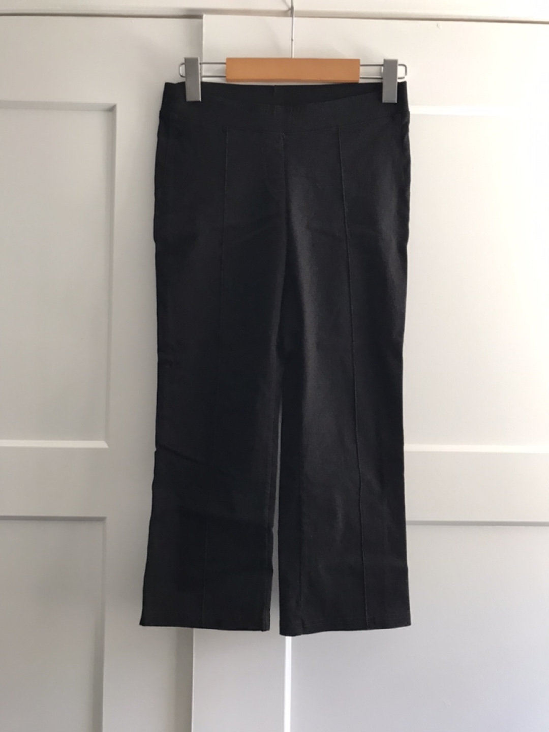 black spandex capri pants