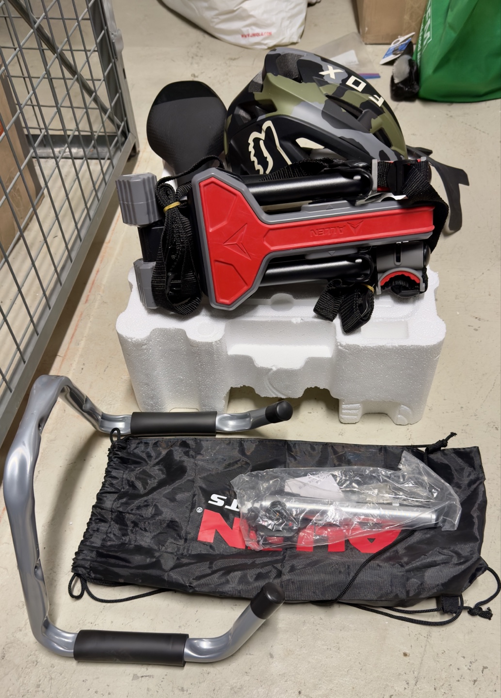 Allen Sports Deluxe 2-Bike Hitch Mount Rack + Fox Racing Helmet - photo 4
