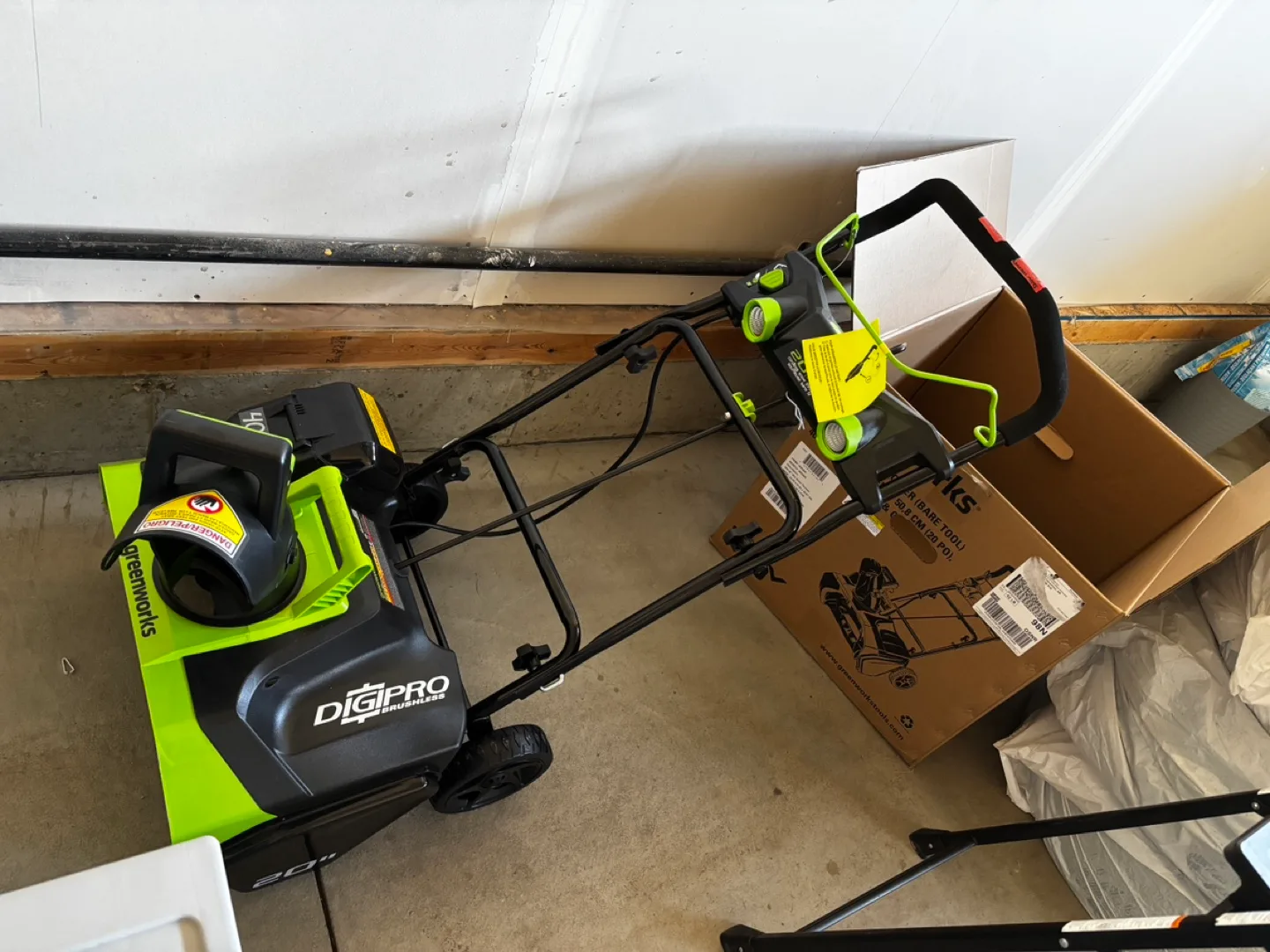 20-inch Brushless Snow Thrower thumbnail