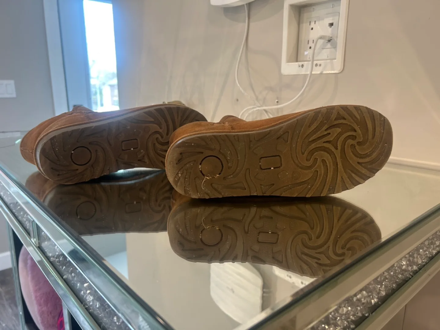 Women’s size 8 Boots image indicator(3)