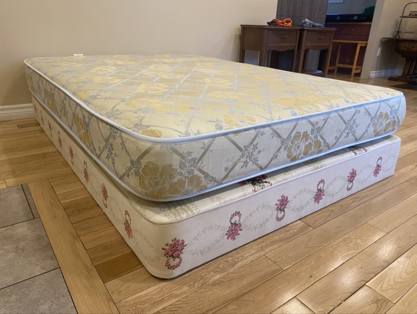 Full / Double Size Mattress with Boxspring (CAN DELIVER) - photo 3