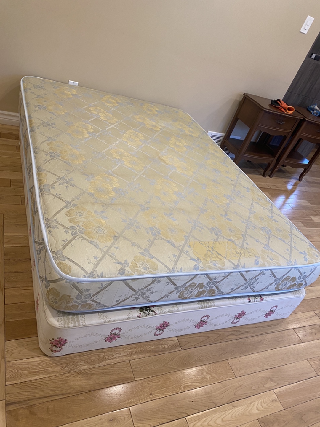 Full / Double Size Mattress with Boxspring (CAN DELIVER) - photo 4