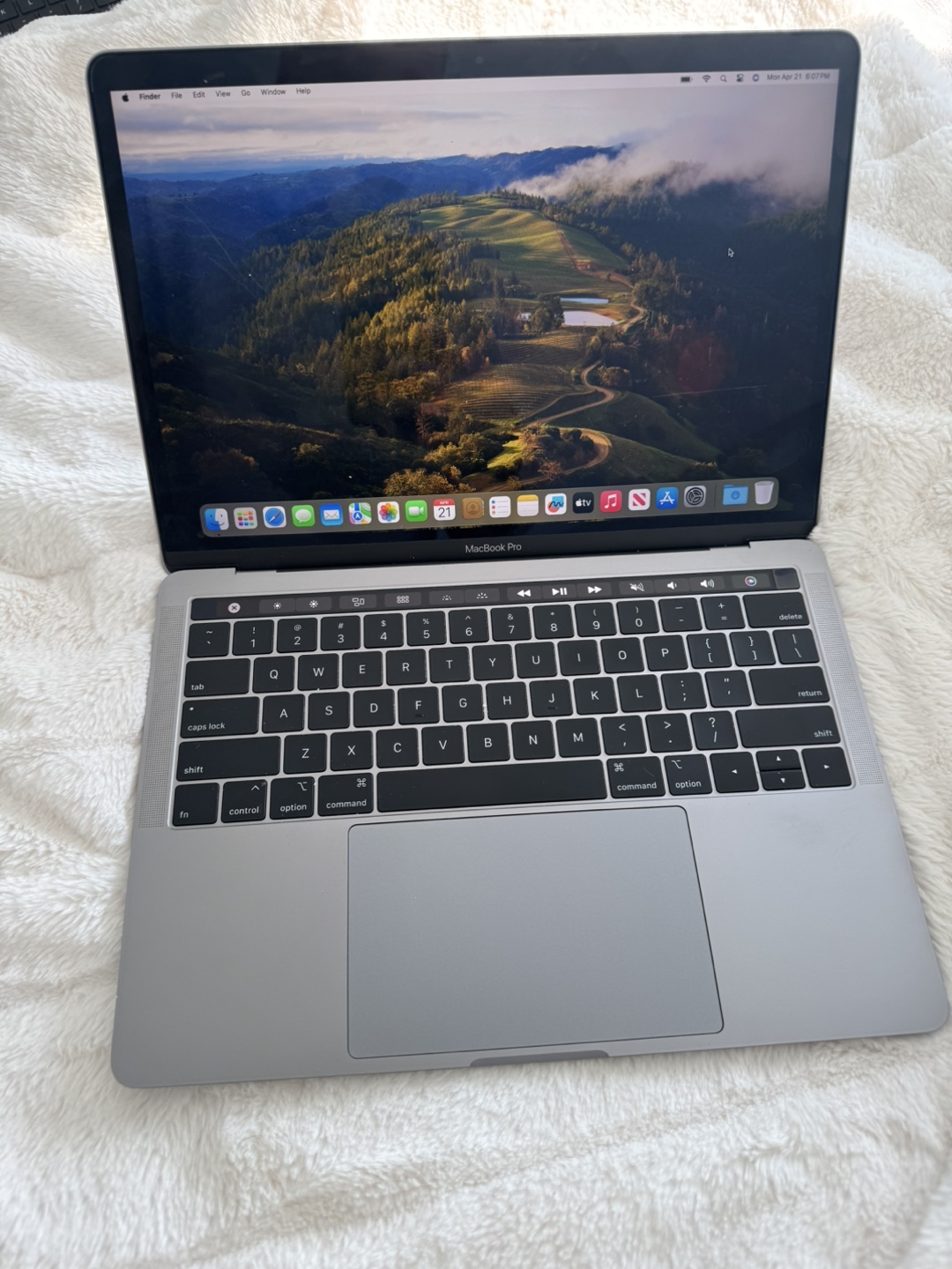MacBook Pro 13-inch, 2019 - photo 2