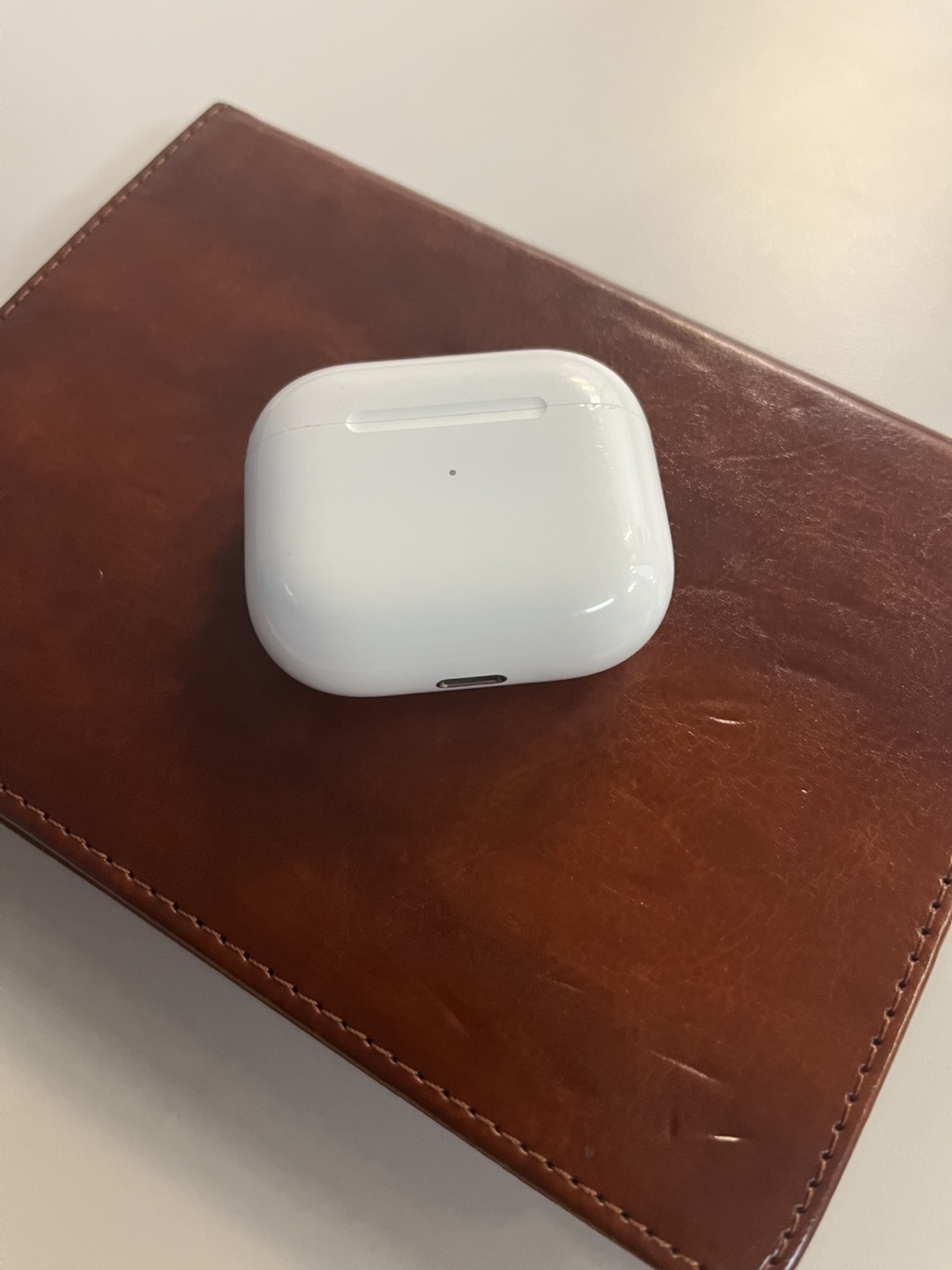 Apple AirPods 3 with Charging Case - photo 3