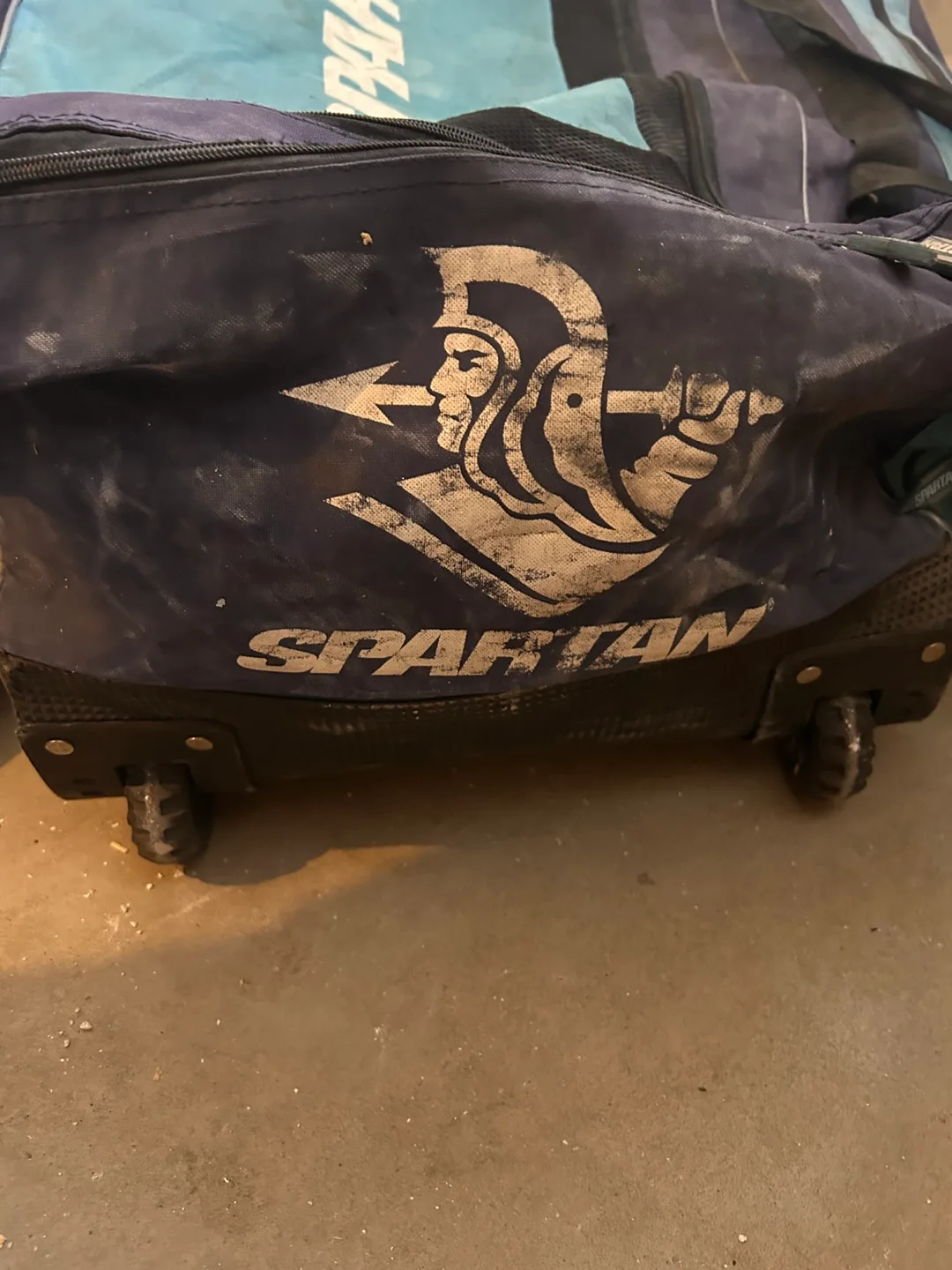 Spartan Wheeled Sports Bag Cricket 💚 image indicator(2)