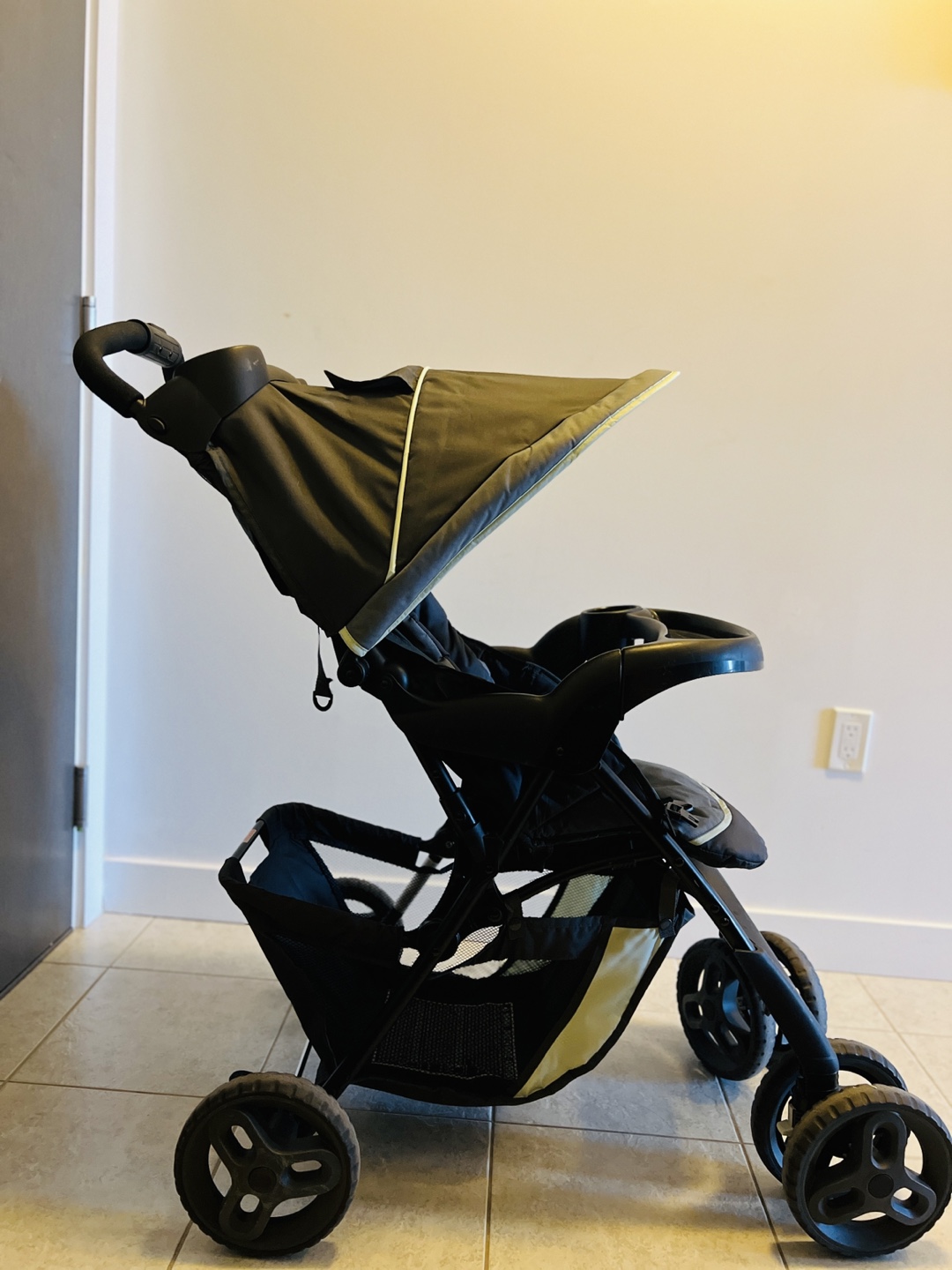 Graco Comfy Travel System Stroller and Car Seat - photo 3