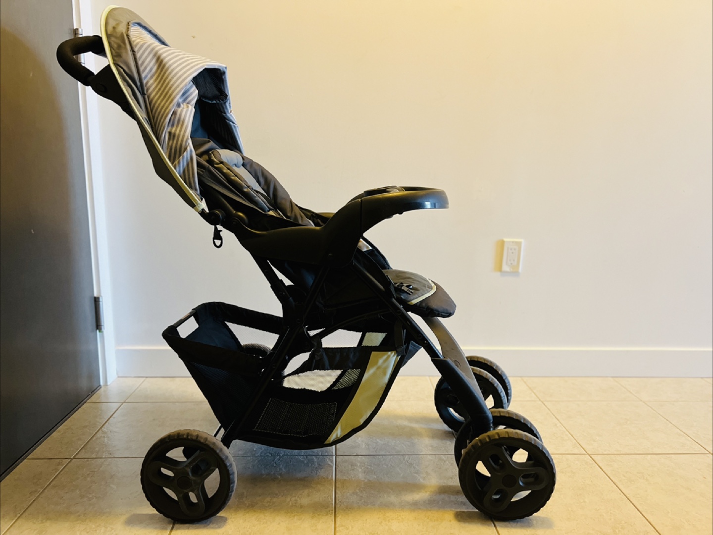 Graco Comfy Travel System Stroller and Car Seat - photo 2