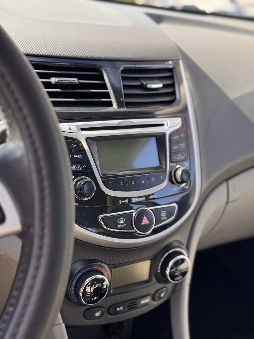 2013 Hyundai Accent - Blue - photo 4