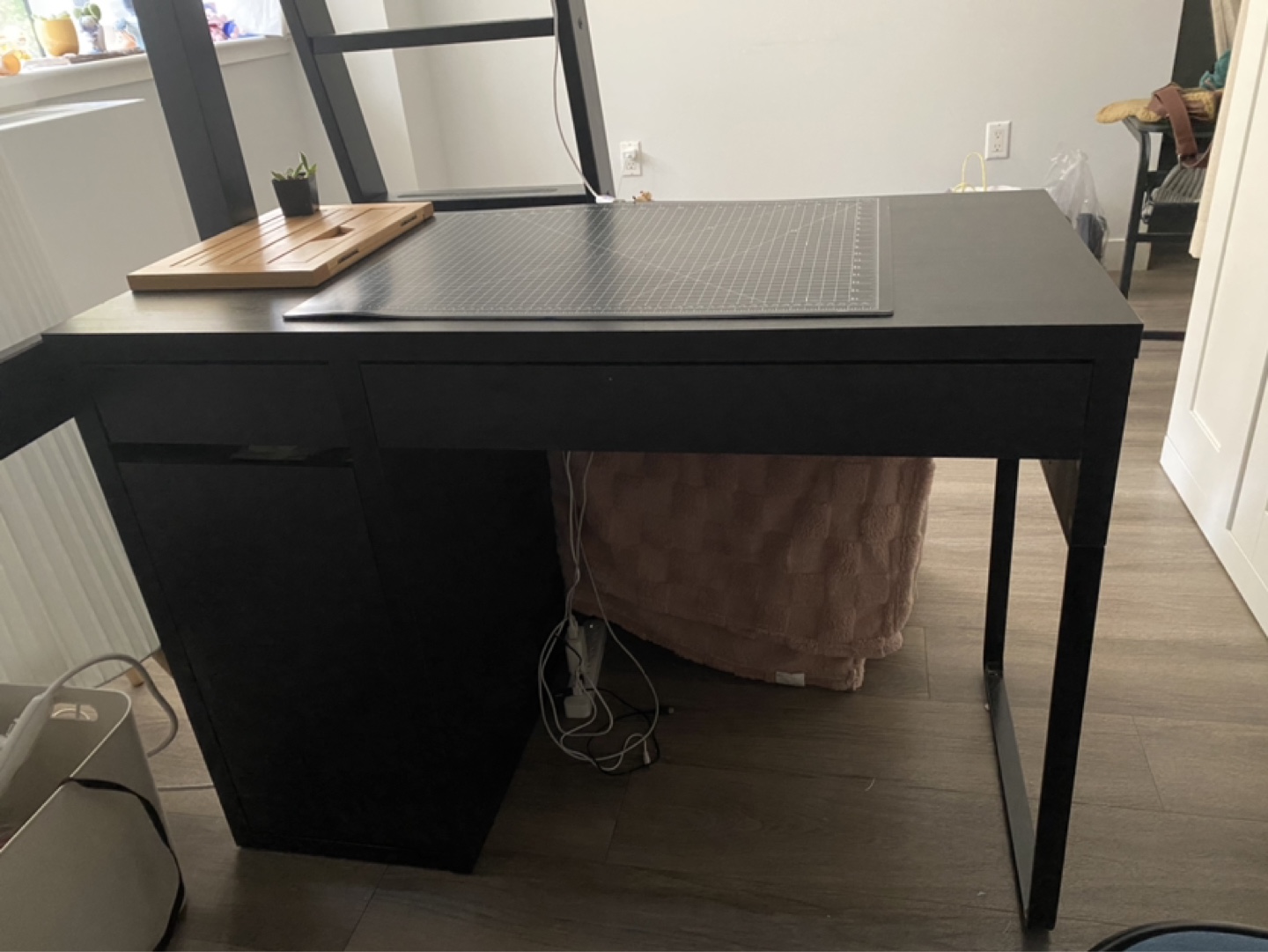 IKEA MICKE Desk - Black-Brown - photo 3