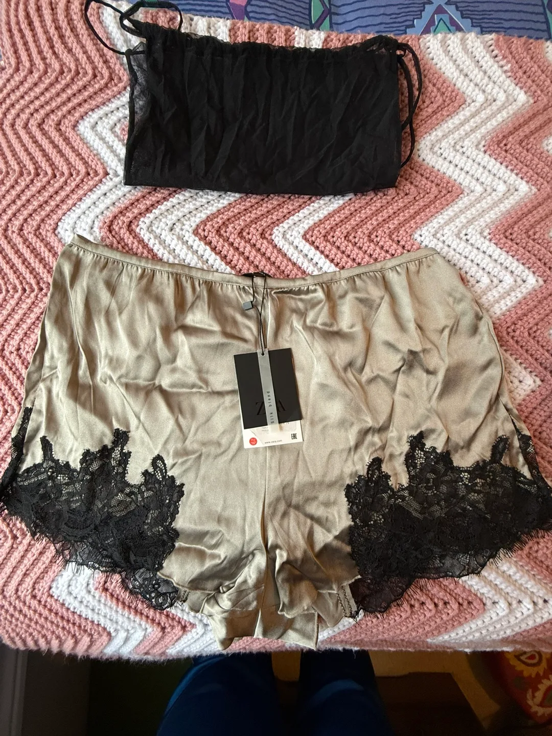 Zara 90% MULBERRY SILK Shorts with Lace Trim - Size M NEW!!!! image indicator(3)