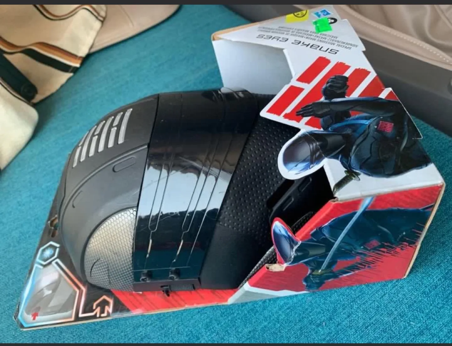 G.I. Joe Snake Eyes Special Missions Mask with Light Effects image indicator(4)