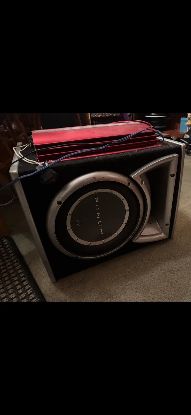 Sony Xplod amp with Rockford Fosgate Subwoofer image indicator(4)