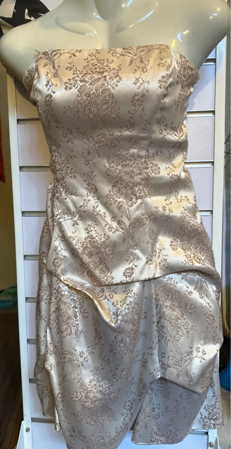 Gold and rose gold floral print cocktail dress, size 5 thumbnail