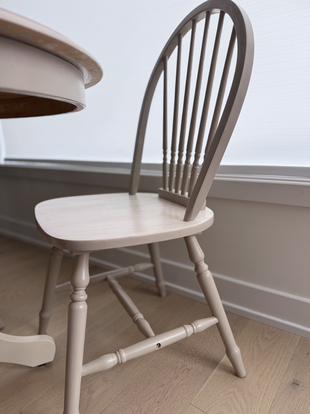 Round Dining Table Set with Four Chairs - photo 3