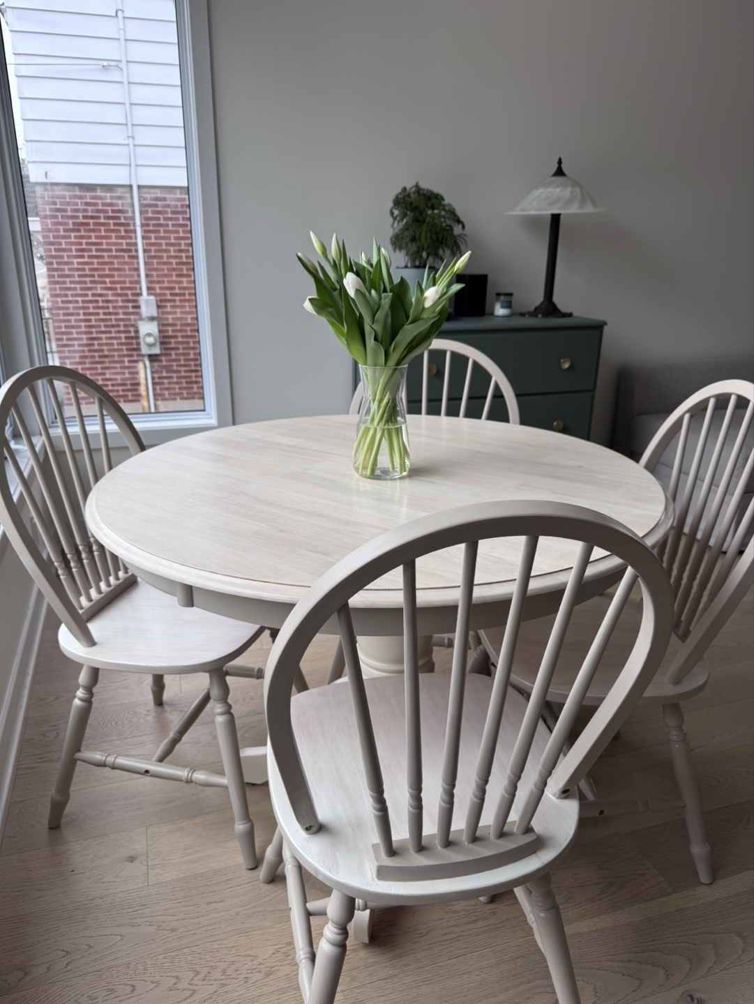 Round Dining Table Set with Four Chairs