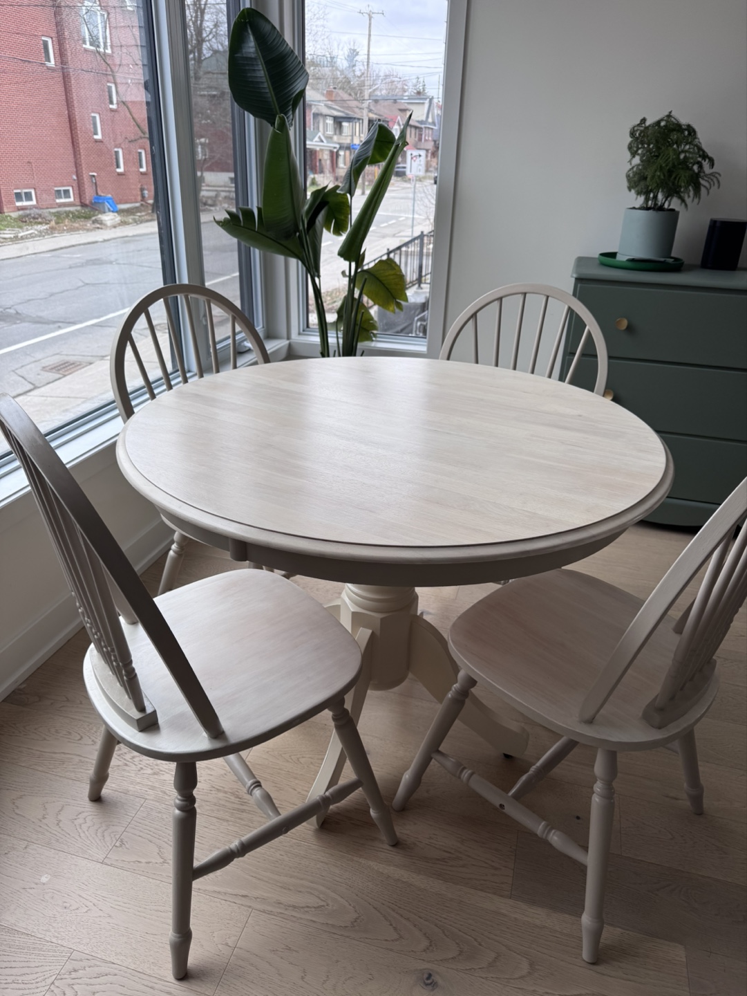 Round Dining Table Set with Four Chairs - photo 4
