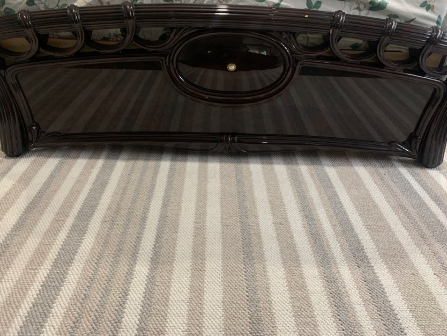 Dark Brown Queen Size Bed. - photo 2